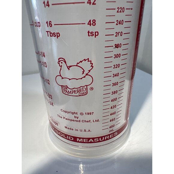 Pampered Chef 2-Cup Adjustable Measuring Cup For Dry & Liquid Ingredients - Picture 4 of 7